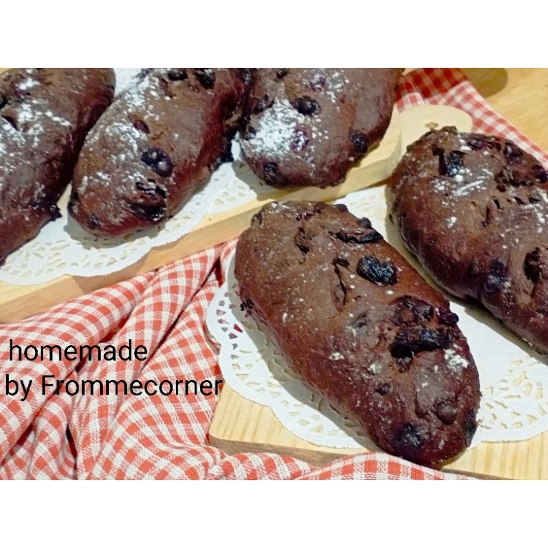 

cranberry choklat chochochip kismis bread (2pcs)