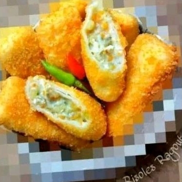 

HOME MADE RISOLES RAGOUT AYAM FROZEN ISI 10 PCS/PACK