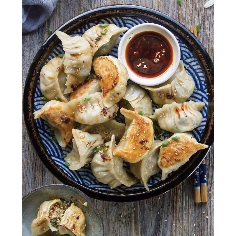 

GYOZA UDANG + CHILI OIL FROZEN PREMIUM ISI 10 - AIRISH CONFECTIONERY