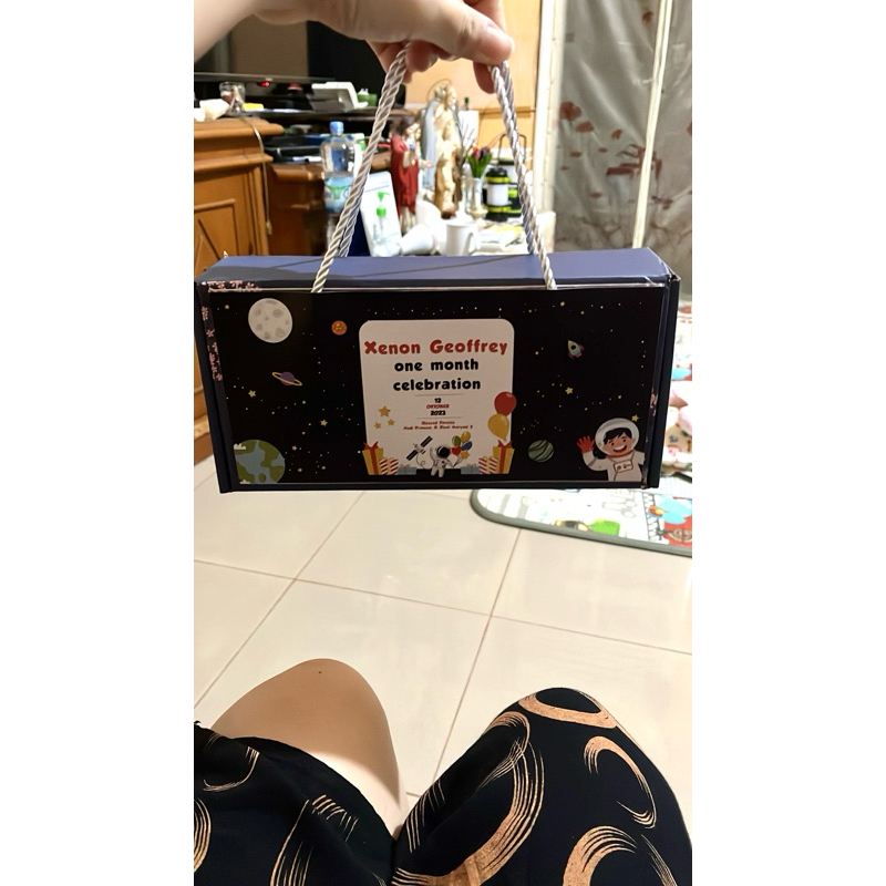 

hampers one month