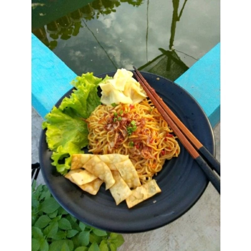 

MIE PEDAS MIE LEVEL ALA ALA GA*OAN SEKALI COBA BIKIN NAGIH