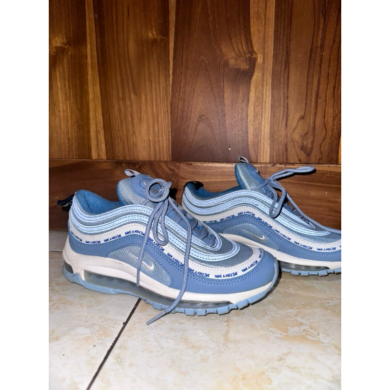 sepatu starboy