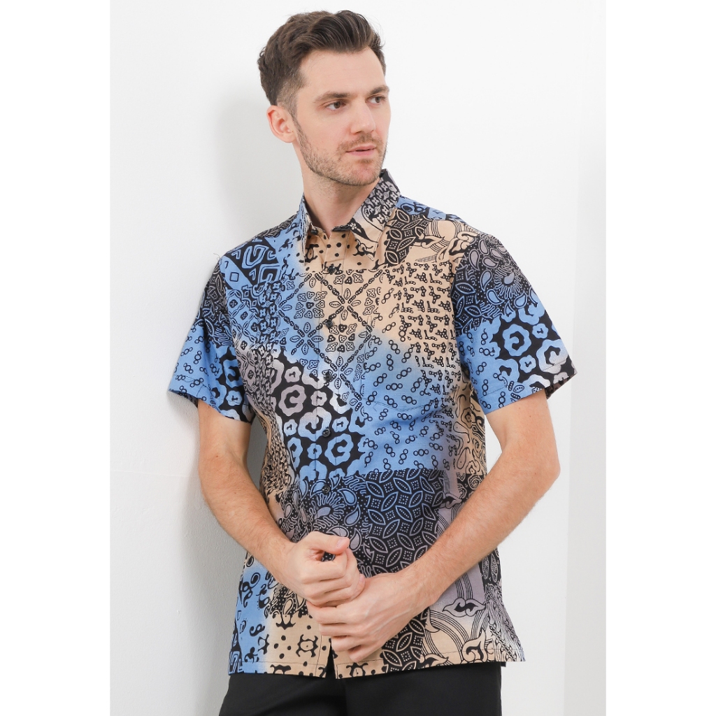 Arjuna Weda Hem Batik Pria Motif Tambal Pelangi