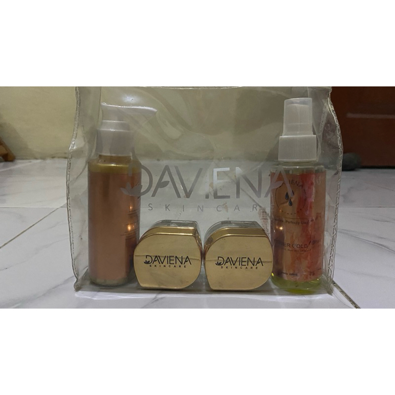 Preloved Daviena Gold Series
