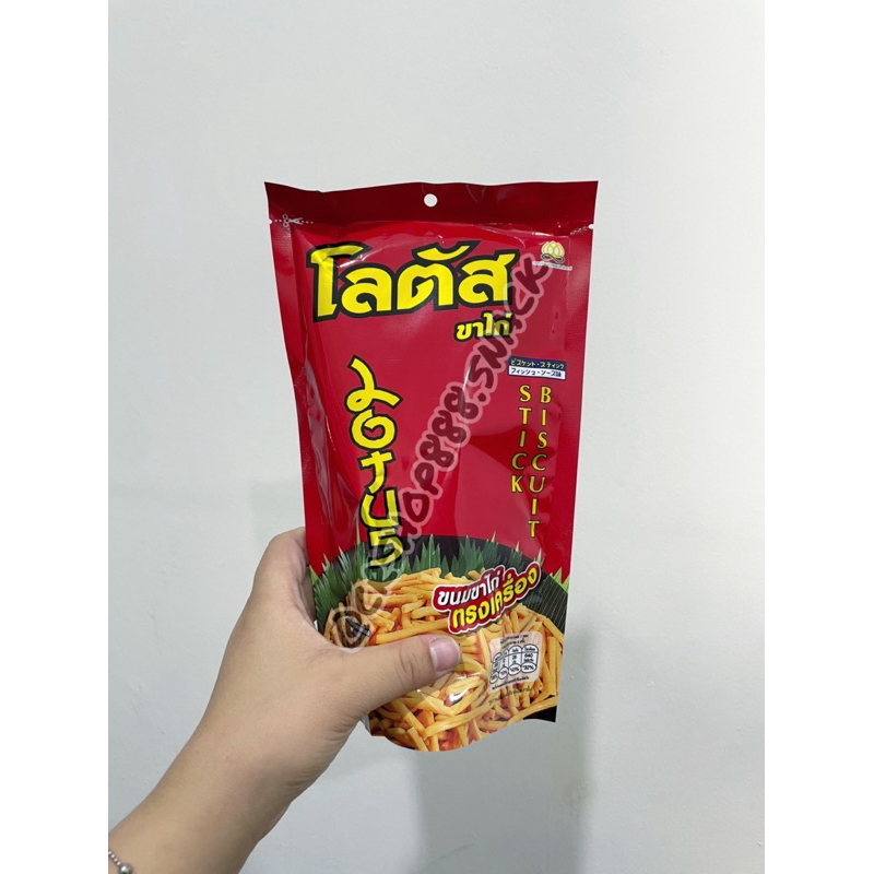 

QH Lotus Dorkbua / Biscuit Stick Lotus Sweet&Spicy size 110grm READY Stock Ori Thai
