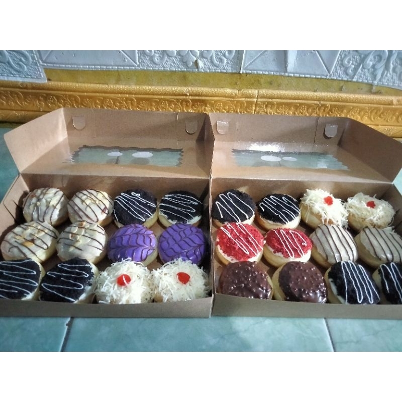 

Donat mini isi 12 PC aneka topping