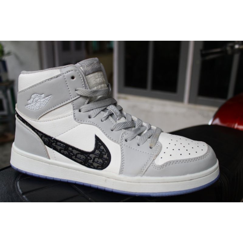 SepatuJordanDior