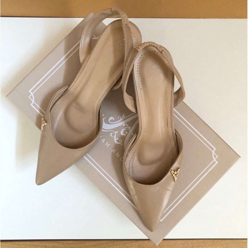 preloved sepatu by ayu dyah andari size 37