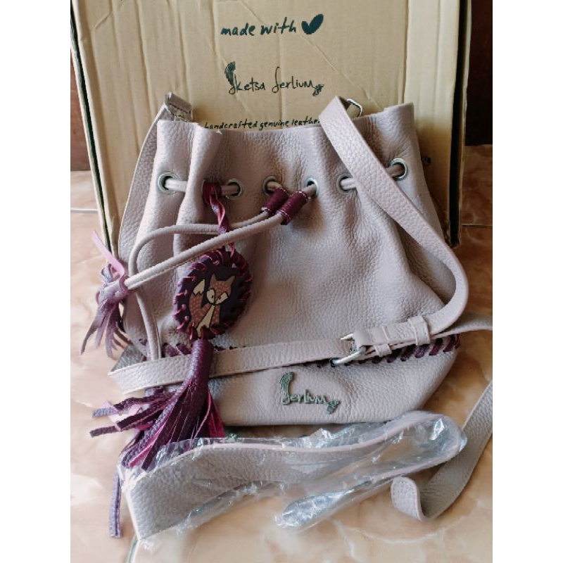 Akari Sling Bag  Preloved By Serlium