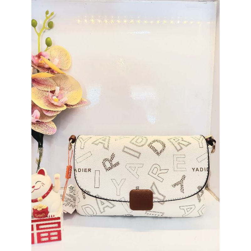 Tas import wanita/tas putih/tas kondangan/tas kasual