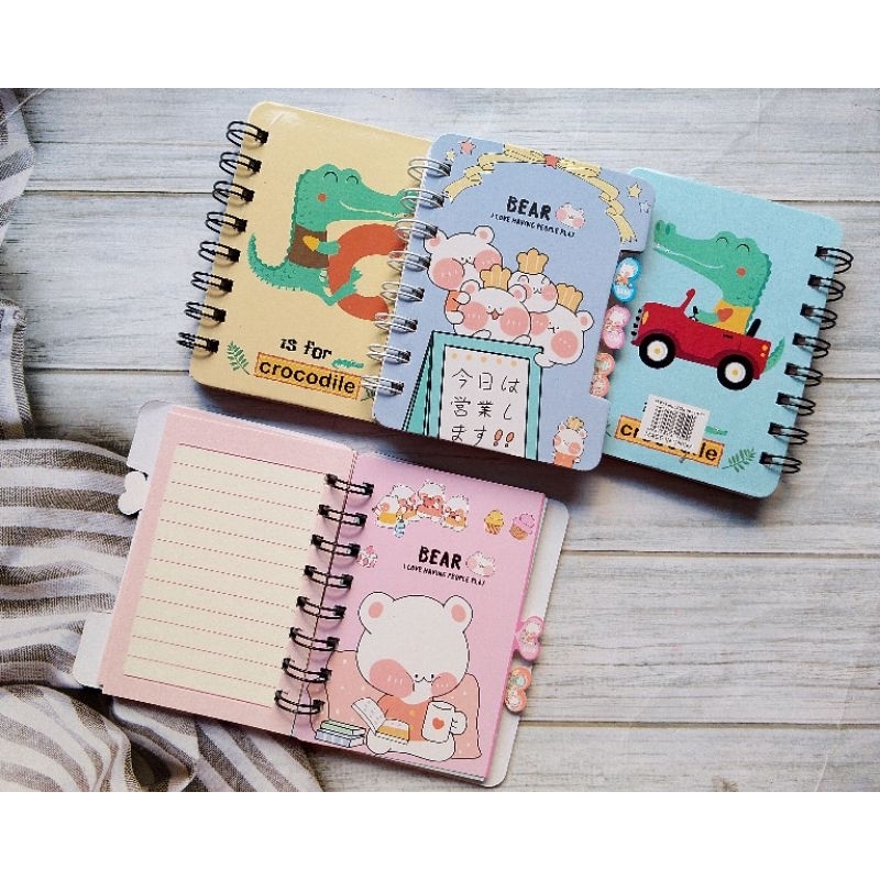 

MEMO A7 SPIRAL XQ86K-1471 ISI 60 LEMBAR UK 12X9.4CM / 3 INDEX