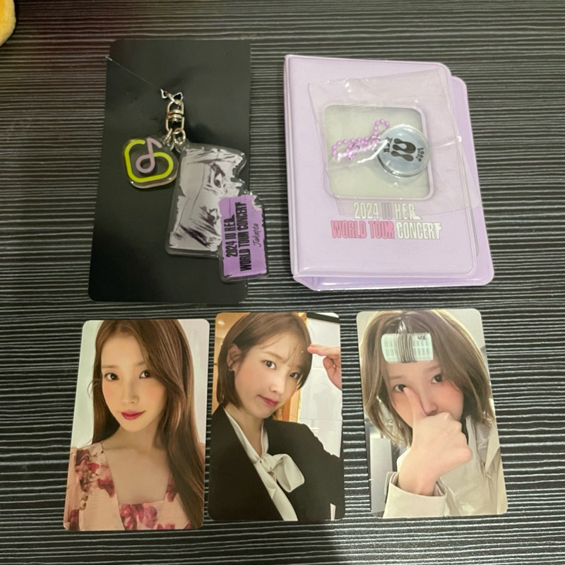 [Sharing] IU MERCHANDISE CONCERT PHOTOCARD COLLECTION BOOK KEYRING OFFICIAL MD HEREH IN JAKARTA 2024