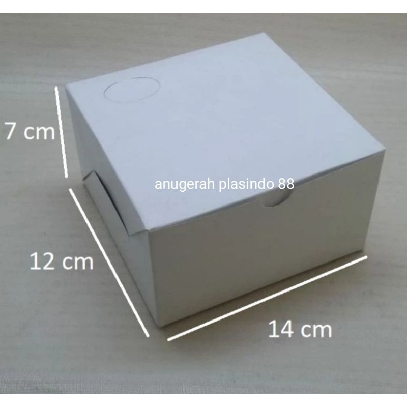 

SNACK BOX / kotak putih uk 12 x 14 CM isi 100 lbr