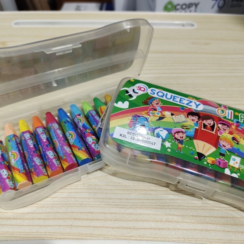 

CRAYON SQUEEZY 12 WARNA, CRAYON MURAH EKONOMIS, CRAYON ANAK 12 WARNA