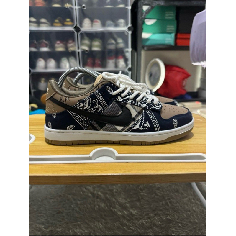 sepatu sb dunk travis scott batik (premium quality)