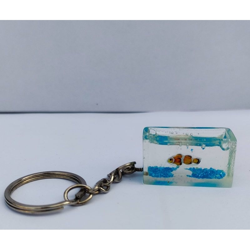 Gantungan kunci miniatur ikan didalam Aquarium