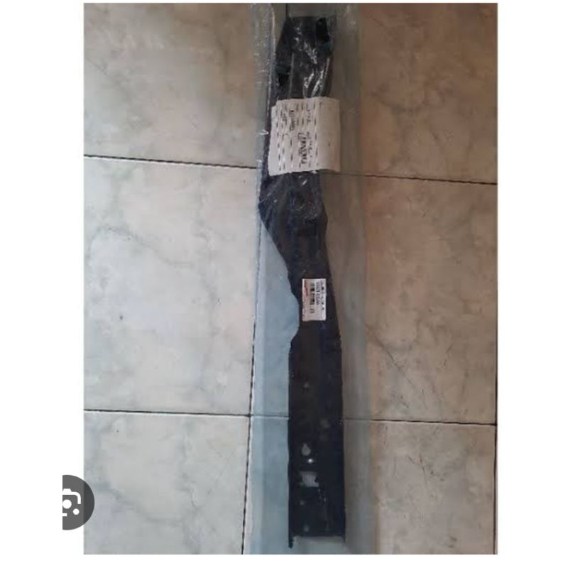 support radiator bullhead atas calya Sigra ori