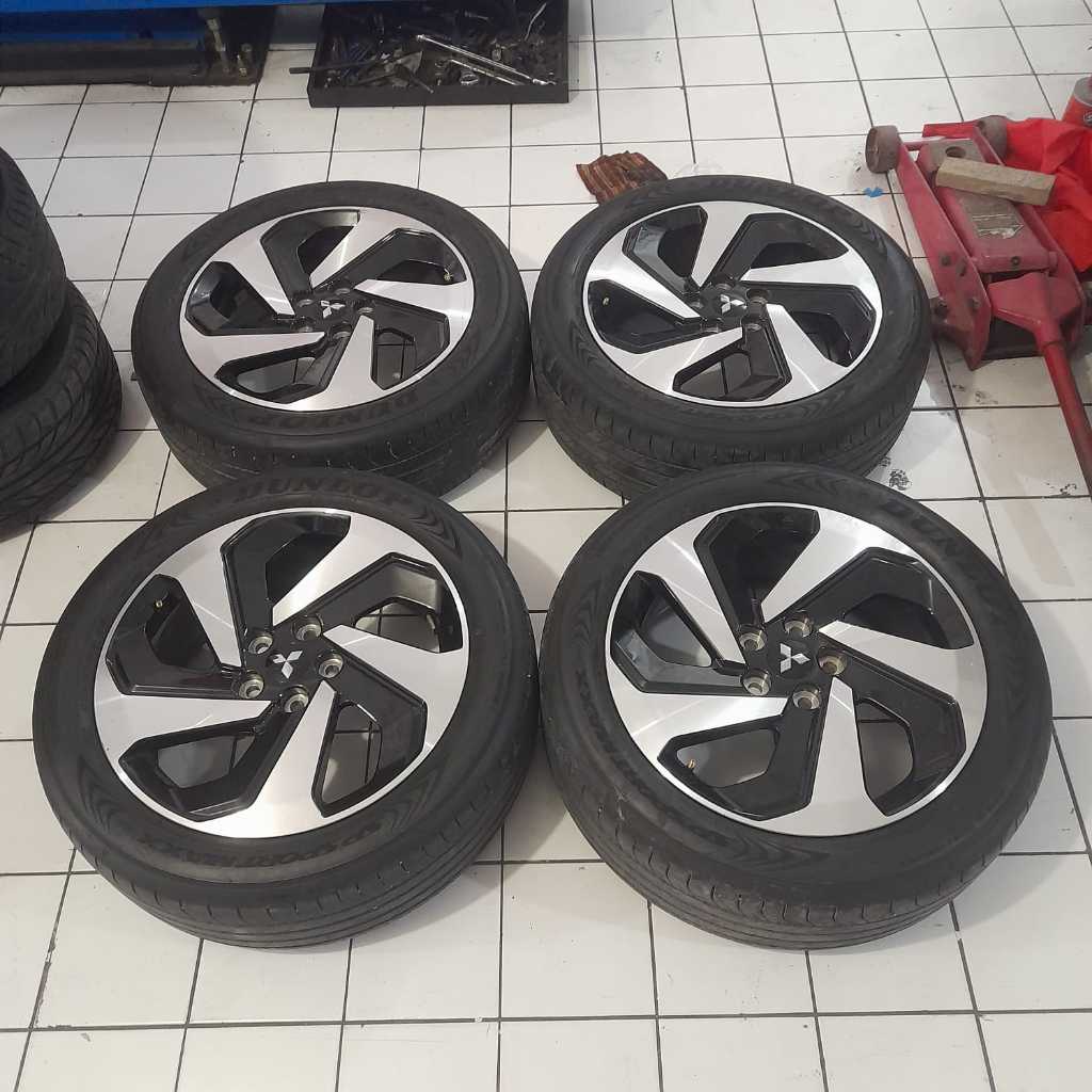VELG MOBIL BEKAS X FORCE RING 18X7 5X114 PLUS BAN DUNLOP 225 50 R18