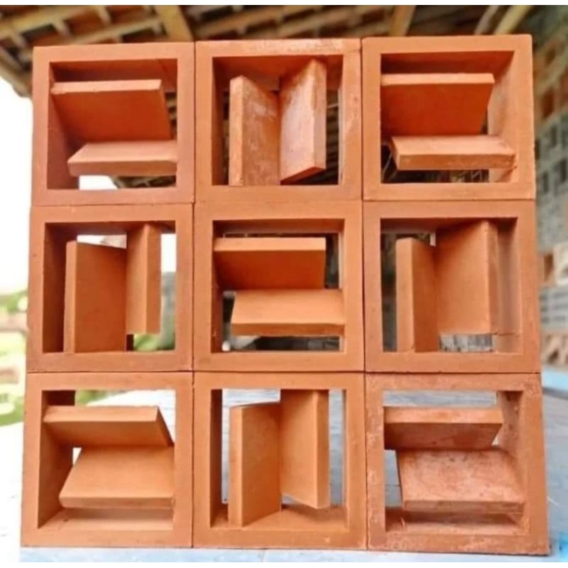 roster beton loster minimalis motif jendela merah