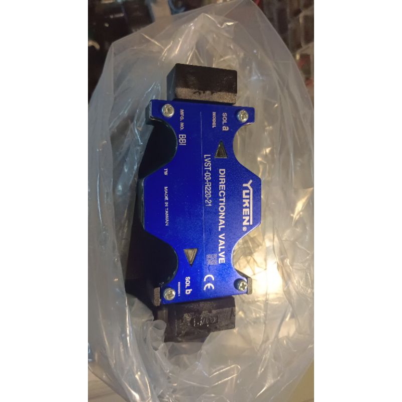 DIRECTION VALVE YUKEN LVST-03-R220-21