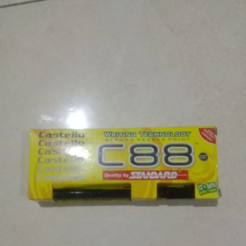 

Bolpen standar c88