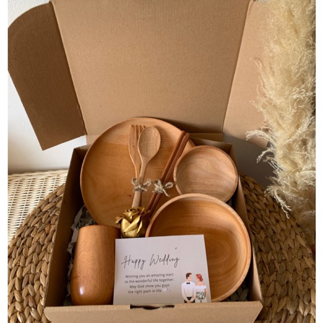 Vian box | Kado nikah piring kayu | wedding gift parsel peralatan makan kayu denpasar bali