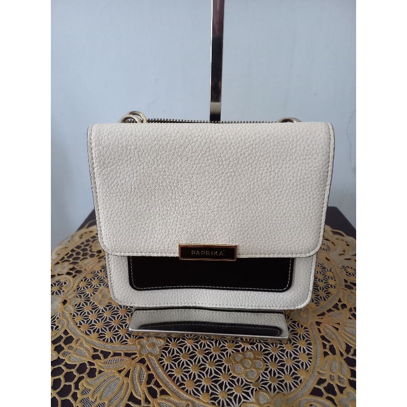 sling bag brand Paprika sangat unik, 2 muka buy 1 get 2