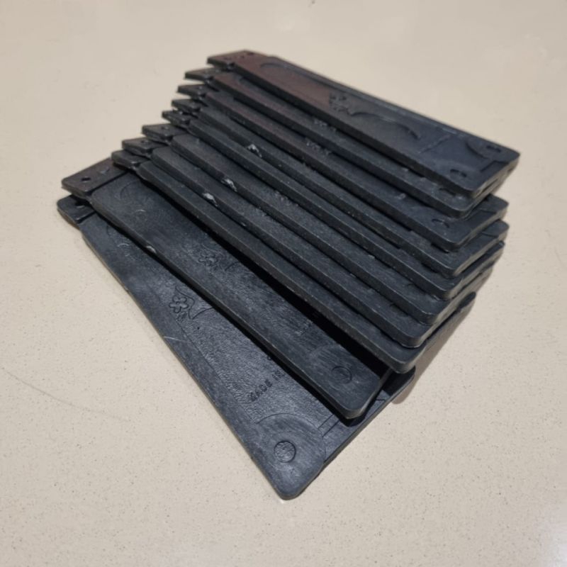 Kaki Pigura Plastik Paket 50 Pcs Berat 1kg