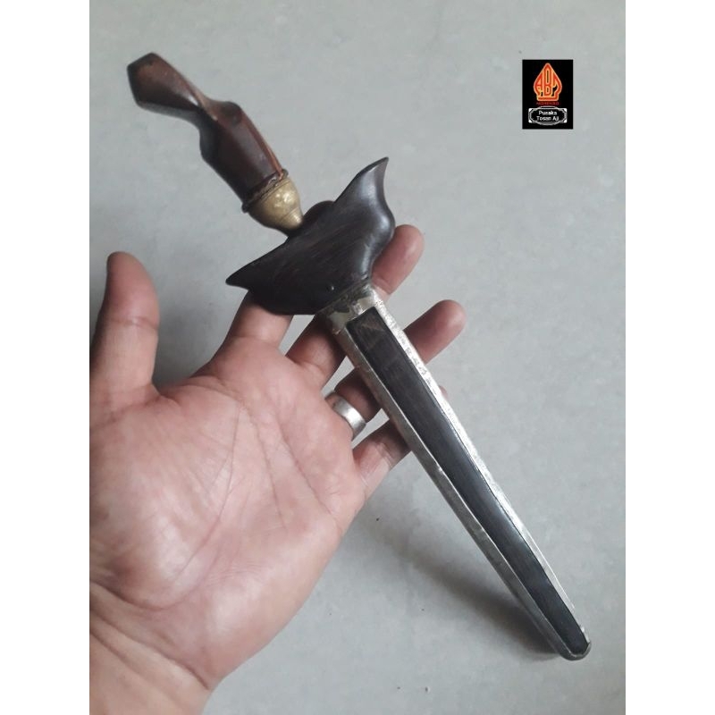 Pusaka Ageman Peninggalan SiMbah Sepuh Kuno Jhoss Hu