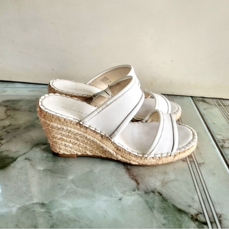 Sandal Pantai Putih Wedges / Tali ala Melissa Havaianas