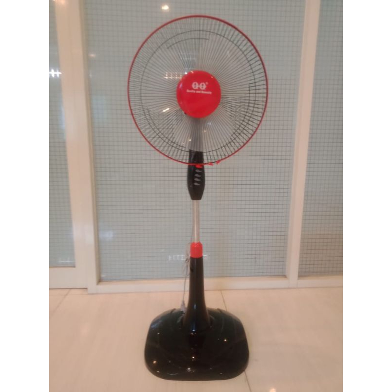 Kipas Angin Berdiri QQ 16"