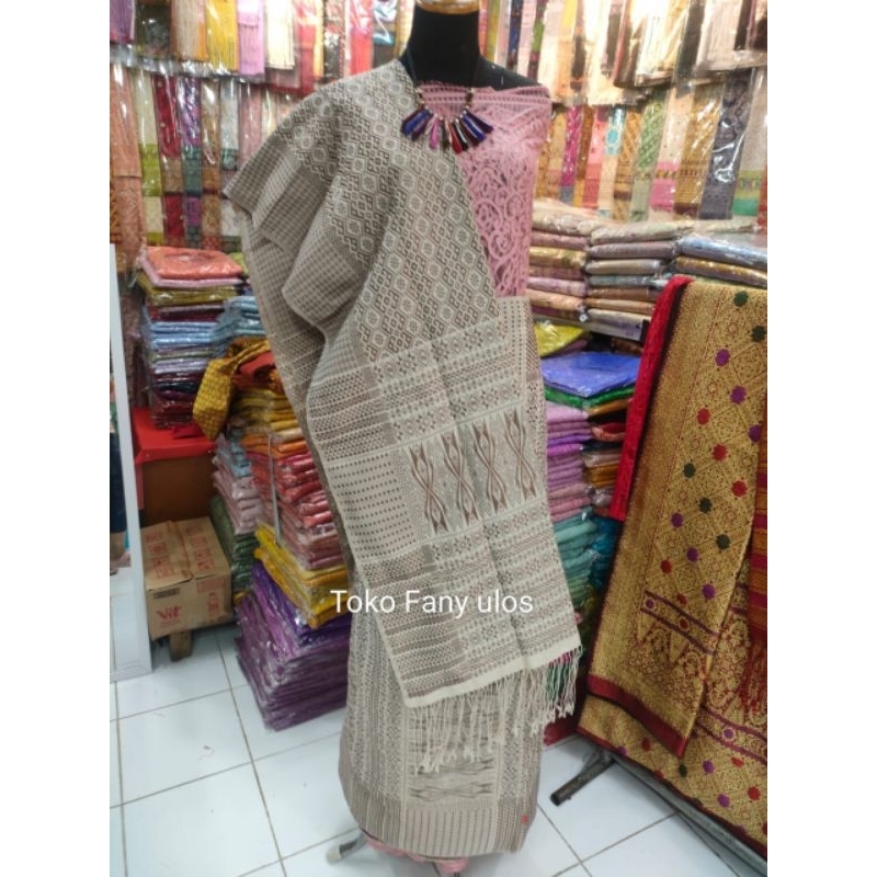SONGKET TUMTUMAN TENUNAN TARUTUNG WARNA COKLAT PUTIH.BENANG BEMBERT PRADA KOREA
