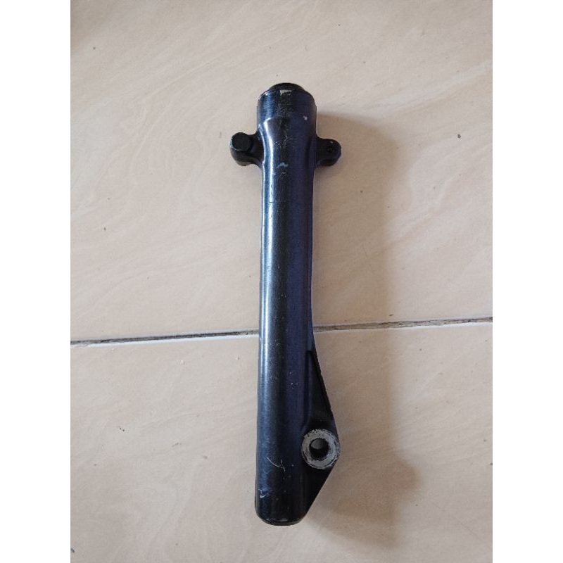 Bottom Tabung Shock Depan Kanan Honda Beat karbu spakbor bawah ori