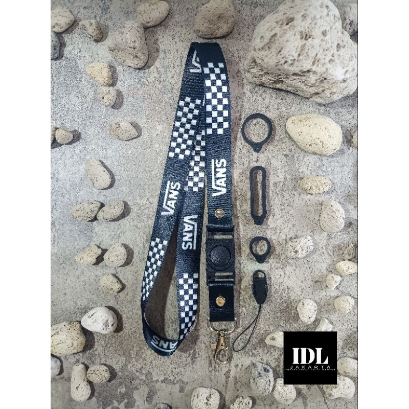 

Tali Lanyard Vans Off the Wall Motif Catur / Tali ID Card Berkualitas tidak luntur bisa di cuci / Tali Nametag / Lanyard untuk Event, Organisasi, Komunitas, Perusahaan,dan instansi pemerintah / Emika Store