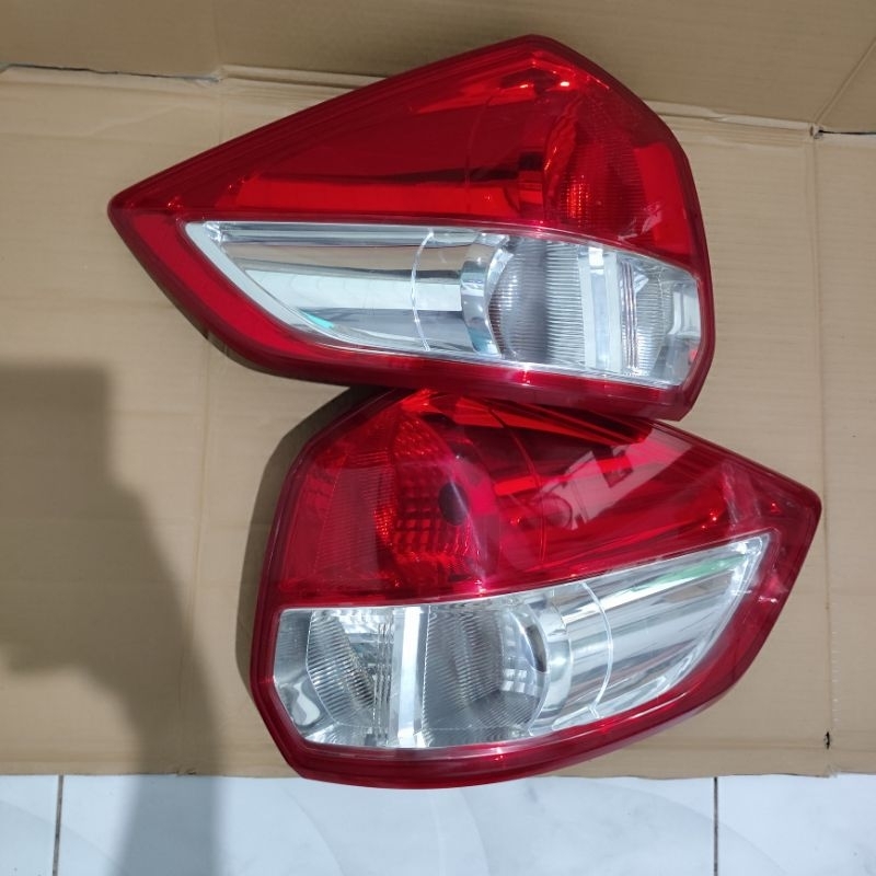 stoplamp lampu belakang Suzuki Ertiga original