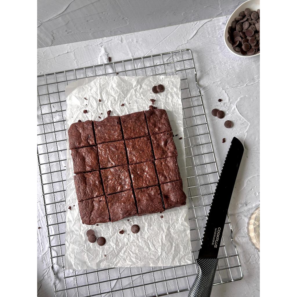 

Seasalt Fudgy Brownies, Premium Hampers Kado Giftbox Cemilan