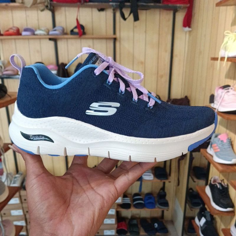 SEPATU ORIGINAL BNIB