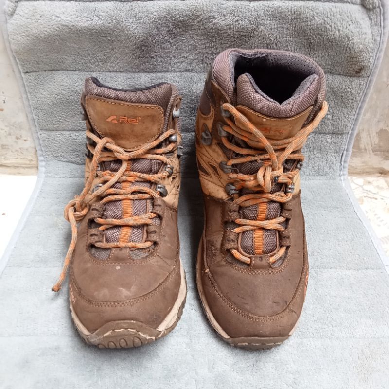 Sepatu original outdoor A Rei size 40