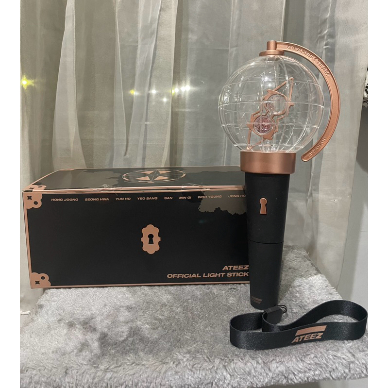 [PRELOVED/BOOKED] LIGHTSTICK ATEEZ VER. 1 OFFICIAL