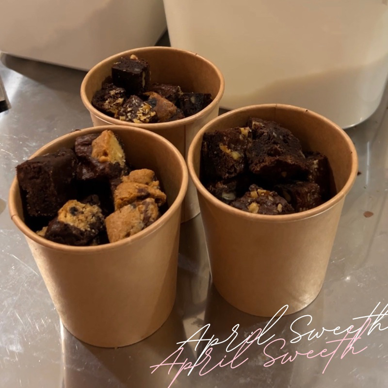 

Brownies Bucket (12oz) 12 - 14pcs Brownies Bites Aprilsweeth