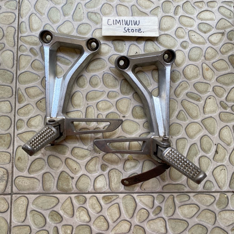 FOOTSTEP STEP BELAKANG HONDA CBR 650 CB 650 F ORIGINAL