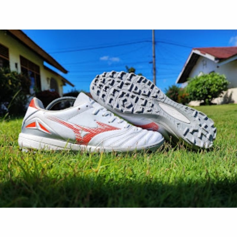 Sepatu Futsal Mizuno Morelia Neo 4 Pro Leather White Red TF ( TURF )