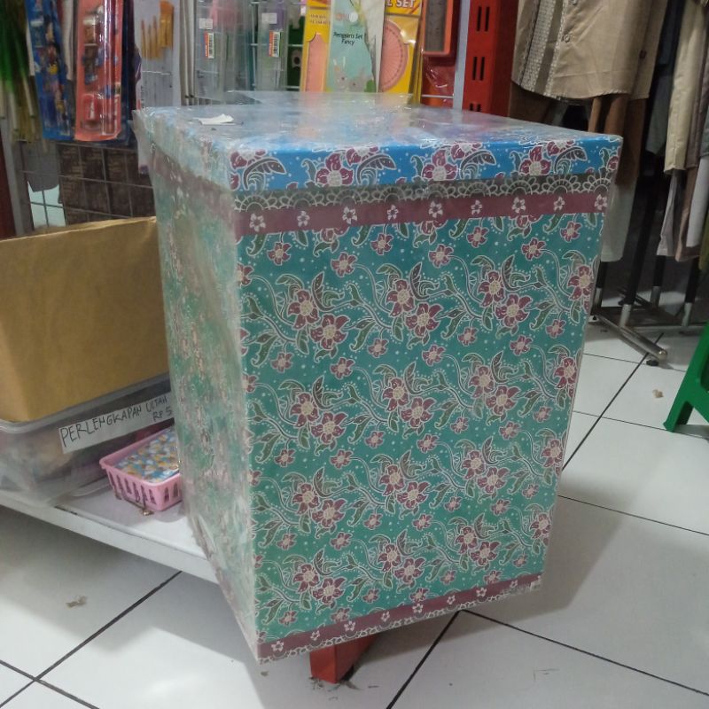 

Kotak Kado Jumbo