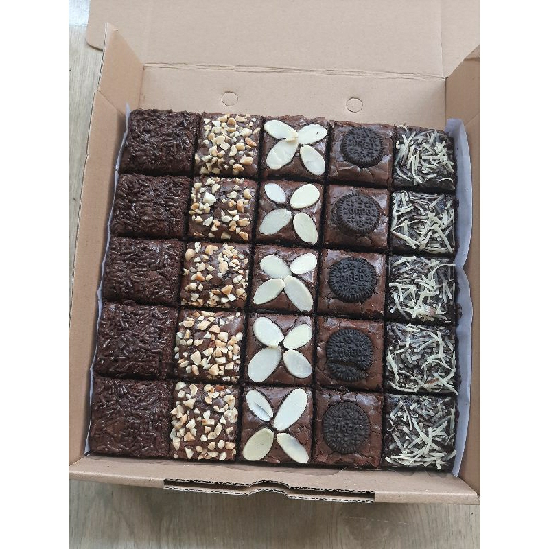 

Brownies Panggang Fudgy Mix uk.20cm (free card + Pita)