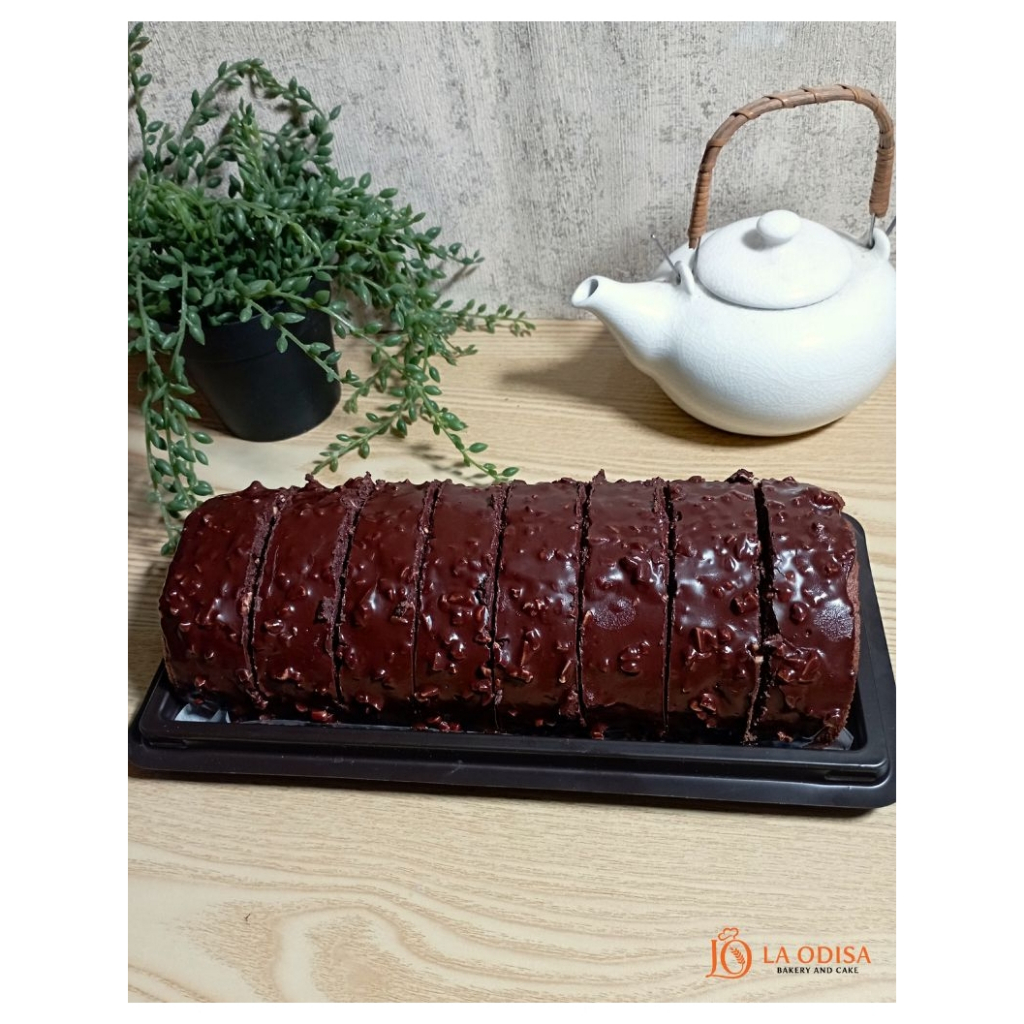 

Premium Roll Cake Bolu Gulung Triple Chocolate
