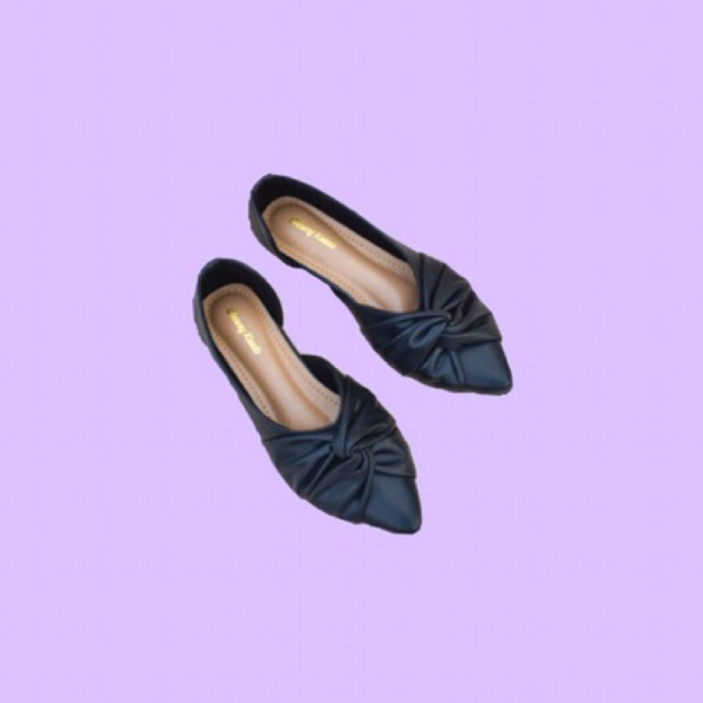 (Preloved)Flat Shoes Hitam Stella Cheung Kuedz Sepatu Wanita