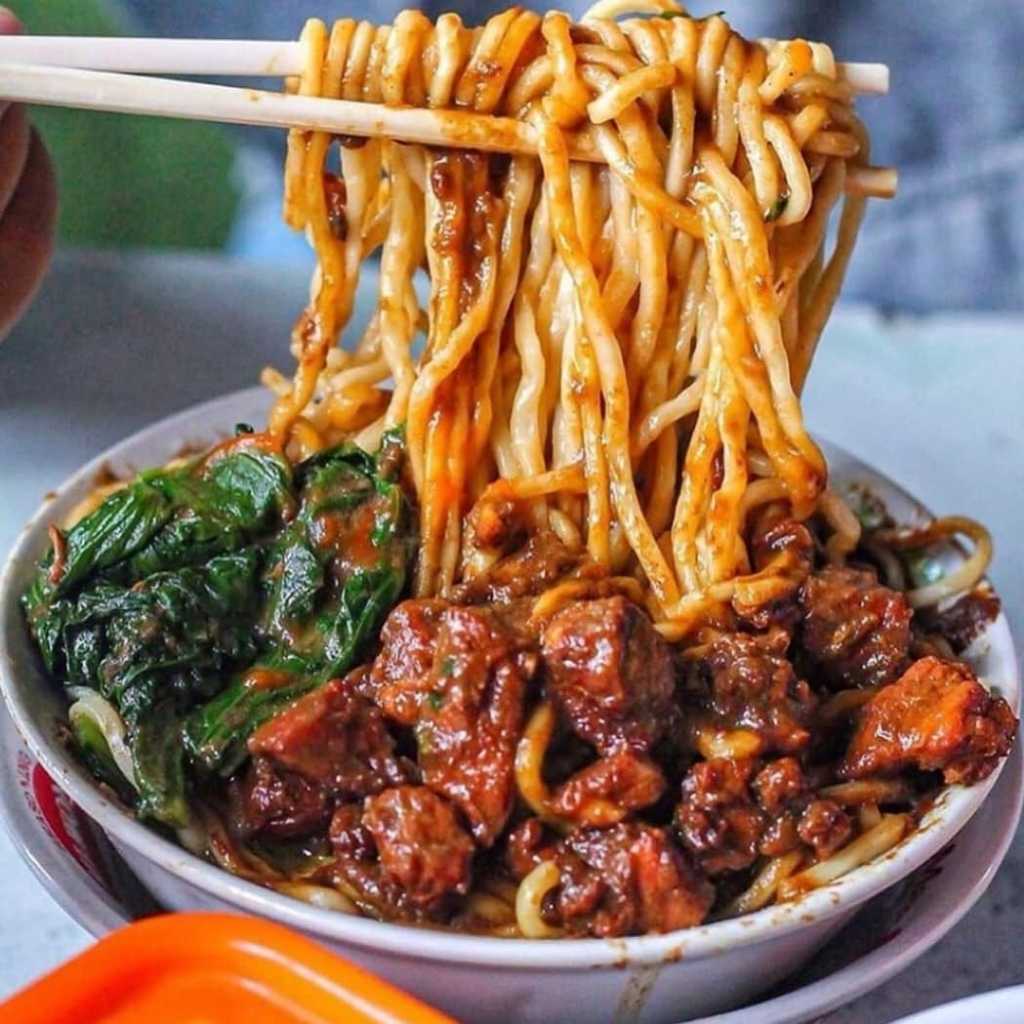 

Mie ayam siap makan dan konsumsi enak halal