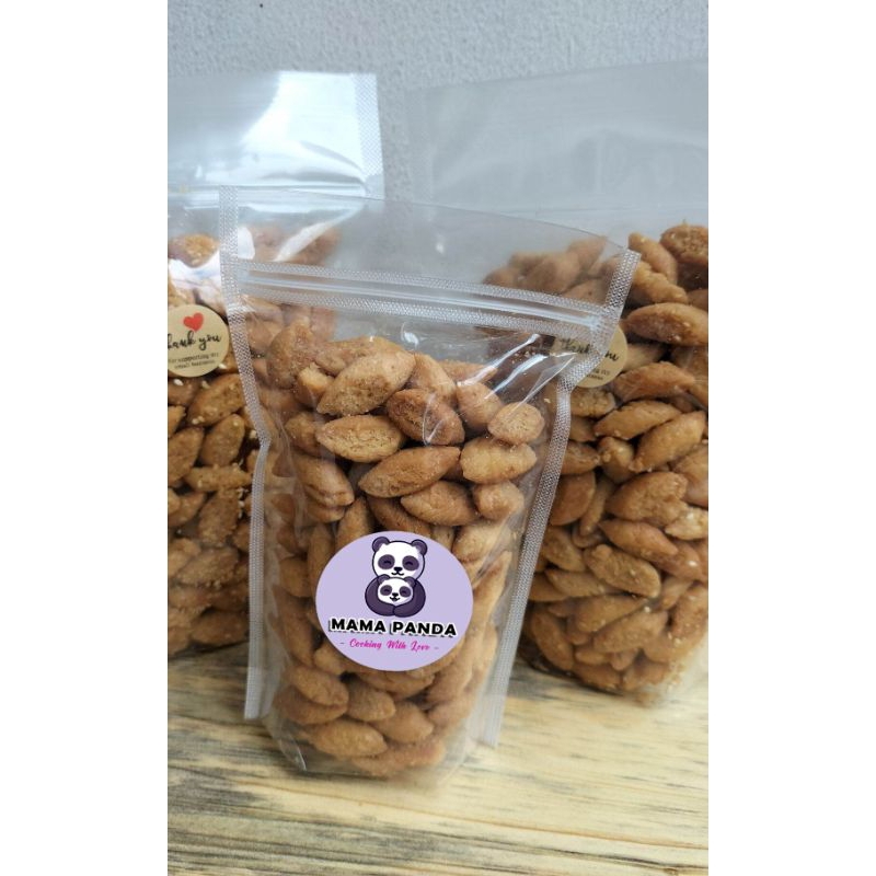 

Cemilan Biji Kenari (Klici) Gurih Manis Enak 500gr