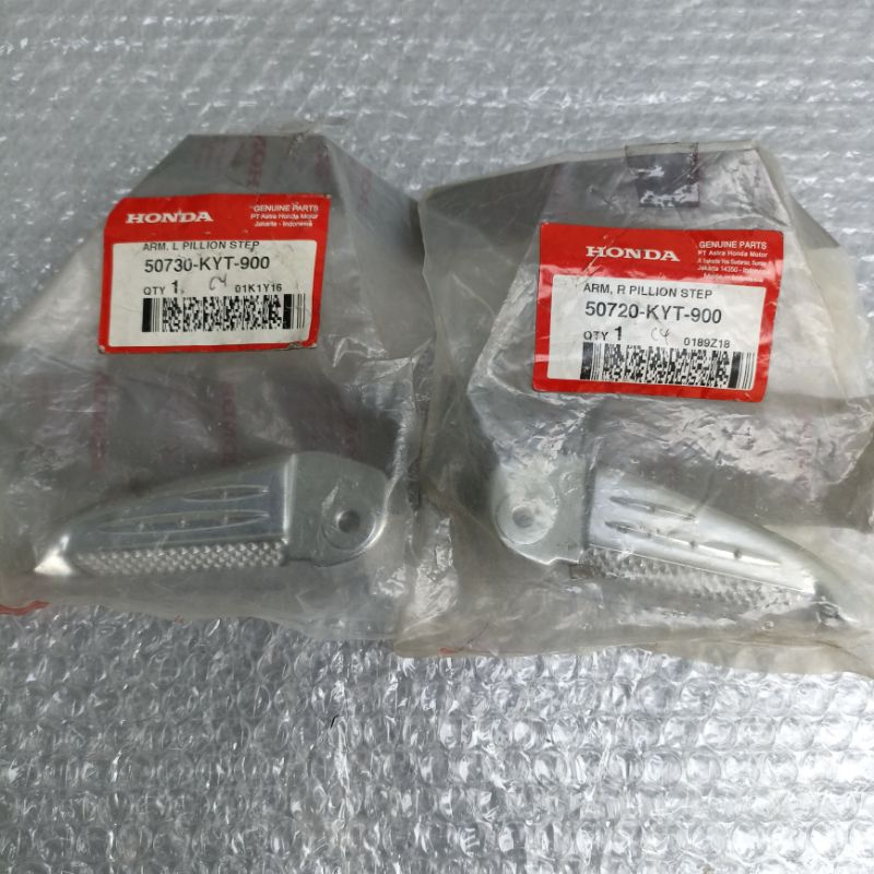 FOOTSTEP FOOT STEP PIJAKAN KAKI BELAKANG KANAN KIRI HONDA SCOOPY KARBU CARBU LAMA PERTAMA ORI AHM 50