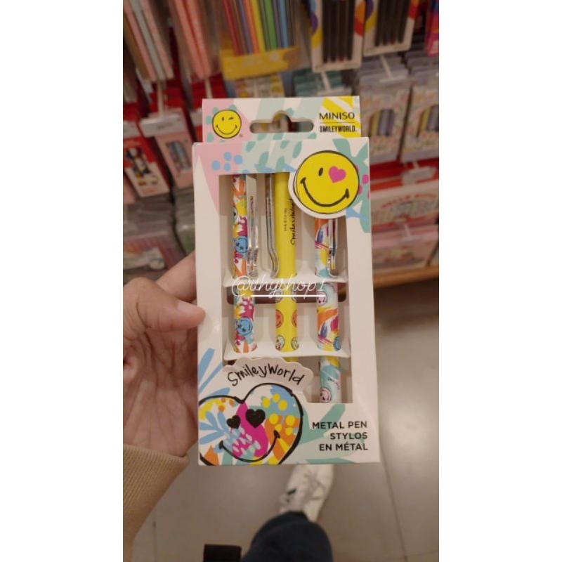 

MINISO Smiley World 3set Metal Pen Stylo
